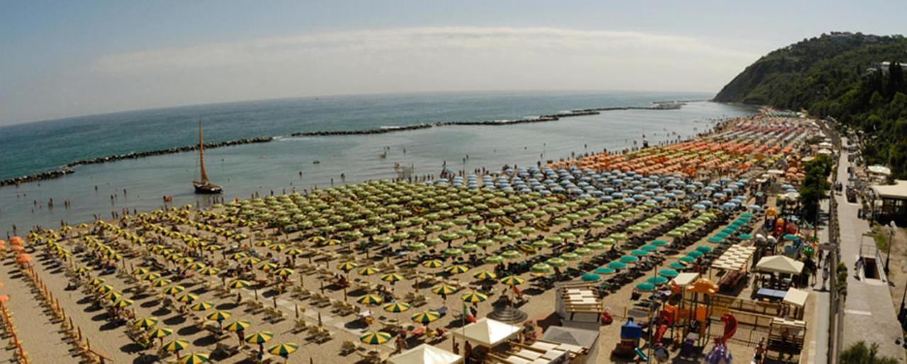 Hotel Plaza Gabicce Mare Exterior foto